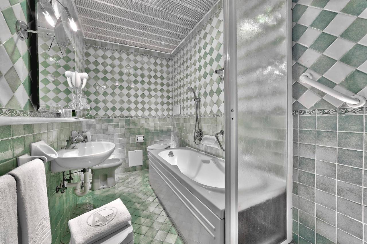 Hotel Terme Antoniano مونتيجروتو تيرمي المظهر الخارجي الصورة