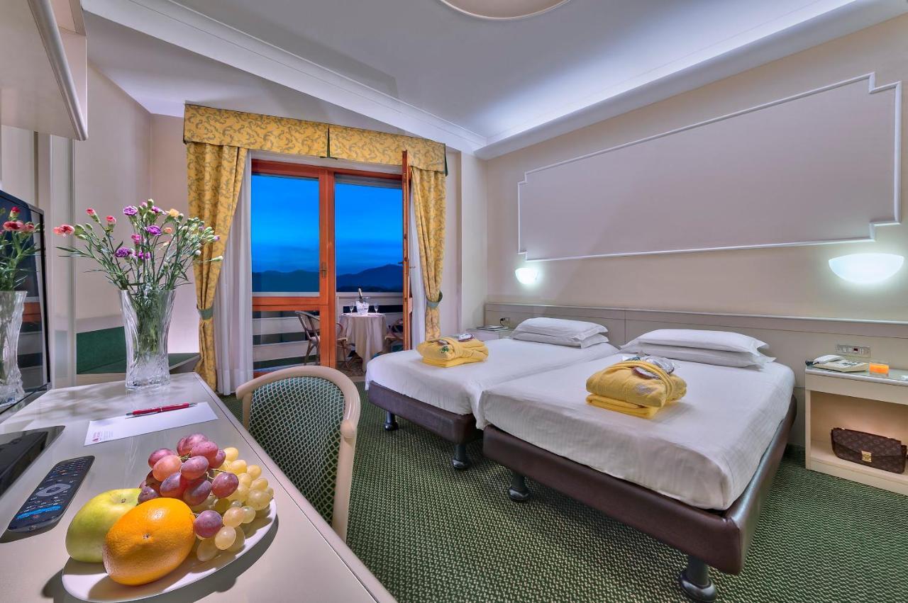 Hotel Terme Antoniano مونتيجروتو تيرمي المظهر الخارجي الصورة
